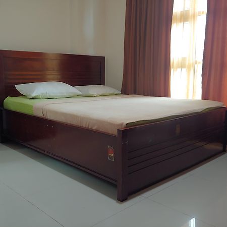 Hotel Oyo 3894 Karunia Muslim Syariah Jakarta Exterior foto