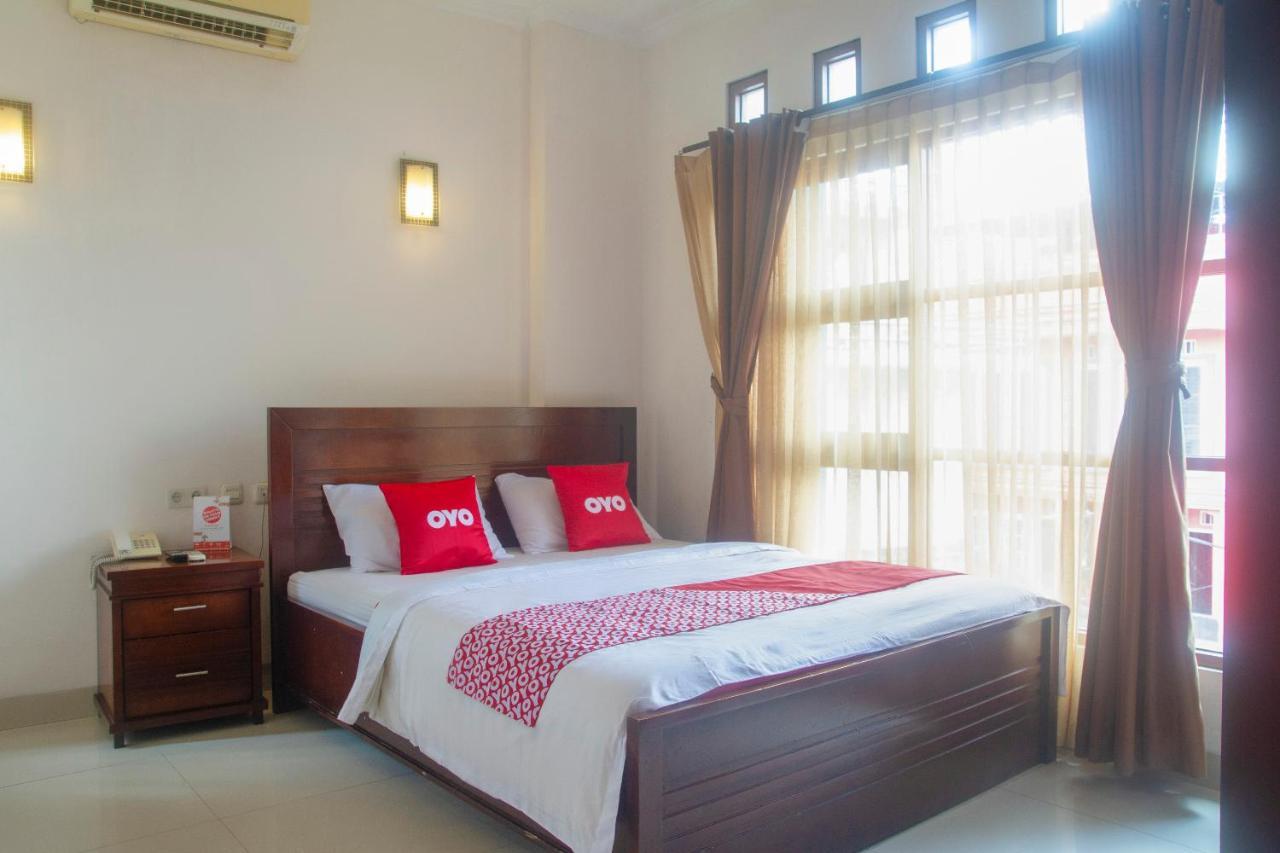 Hotel Oyo 3894 Karunia Muslim Syariah Jakarta Exterior foto