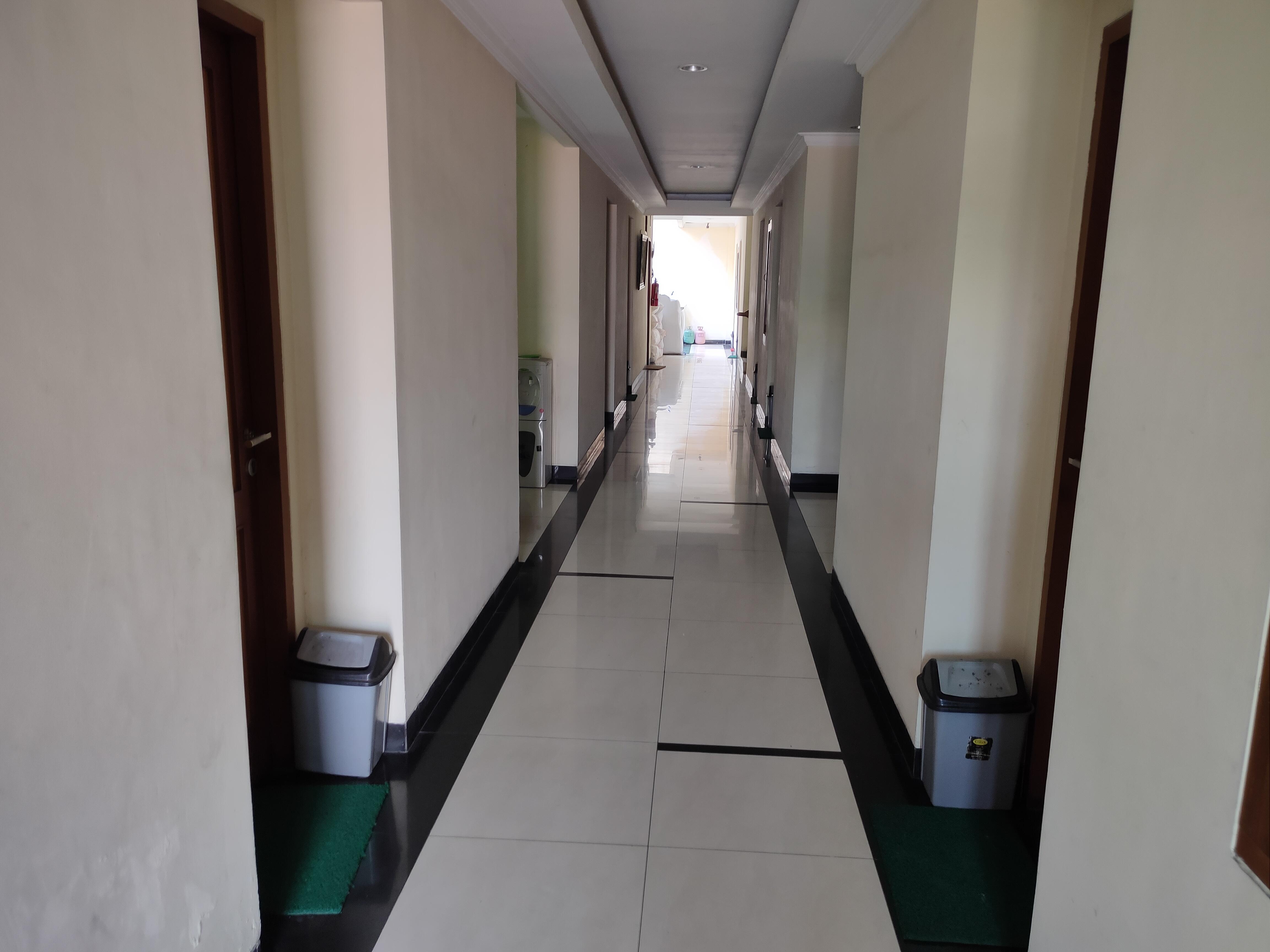 Hotel Oyo 3894 Karunia Muslim Syariah Jakarta Exterior foto